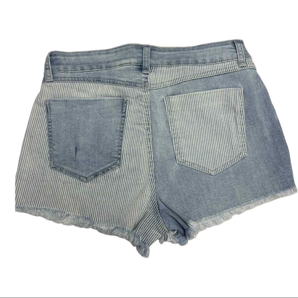 Rewash Two Tone Pin Striped High Rise Distressed Jean Shorts Size 7/28 NWOT - Picture 5 of 11